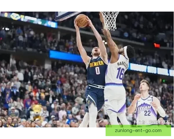 布克格林三节狂砍57分大胜爵士 助太阳稳固排名全力冲击西部前六