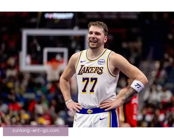 湖人对阵独行侠东契奇里夫斯斯马特缺阵 范德彪出战成疑